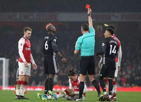  阿森纳队长厄德高伤退，若日尼奥挺身而出救火  